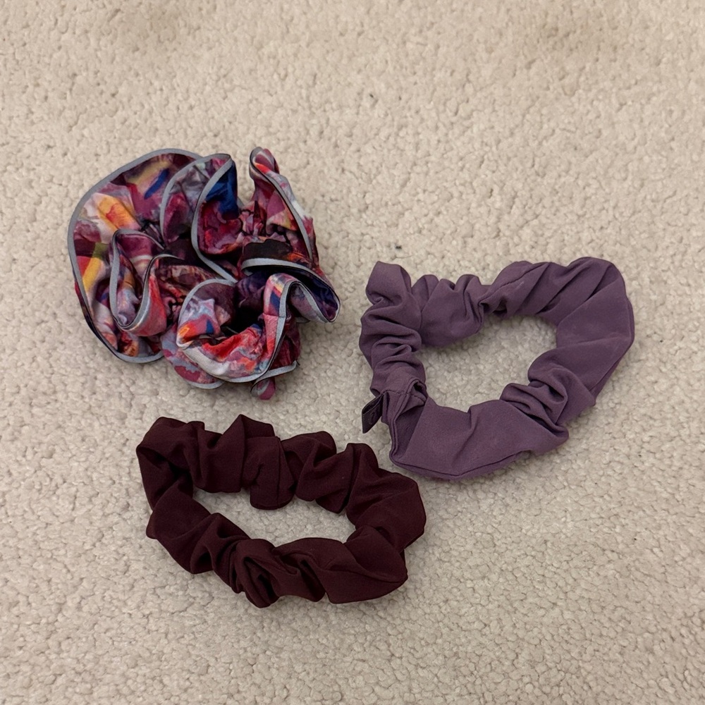 Lululemon Uplifting Scrunchies